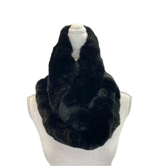 Badgely Mischka Fur Scarf OS Black - Picture 1 of 11